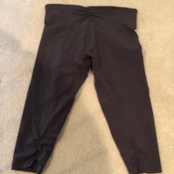 Calvin Klein Performance Activewear Capri Length Mid Rise Leggings Dk Gray Sz L - Picture 3 of 6